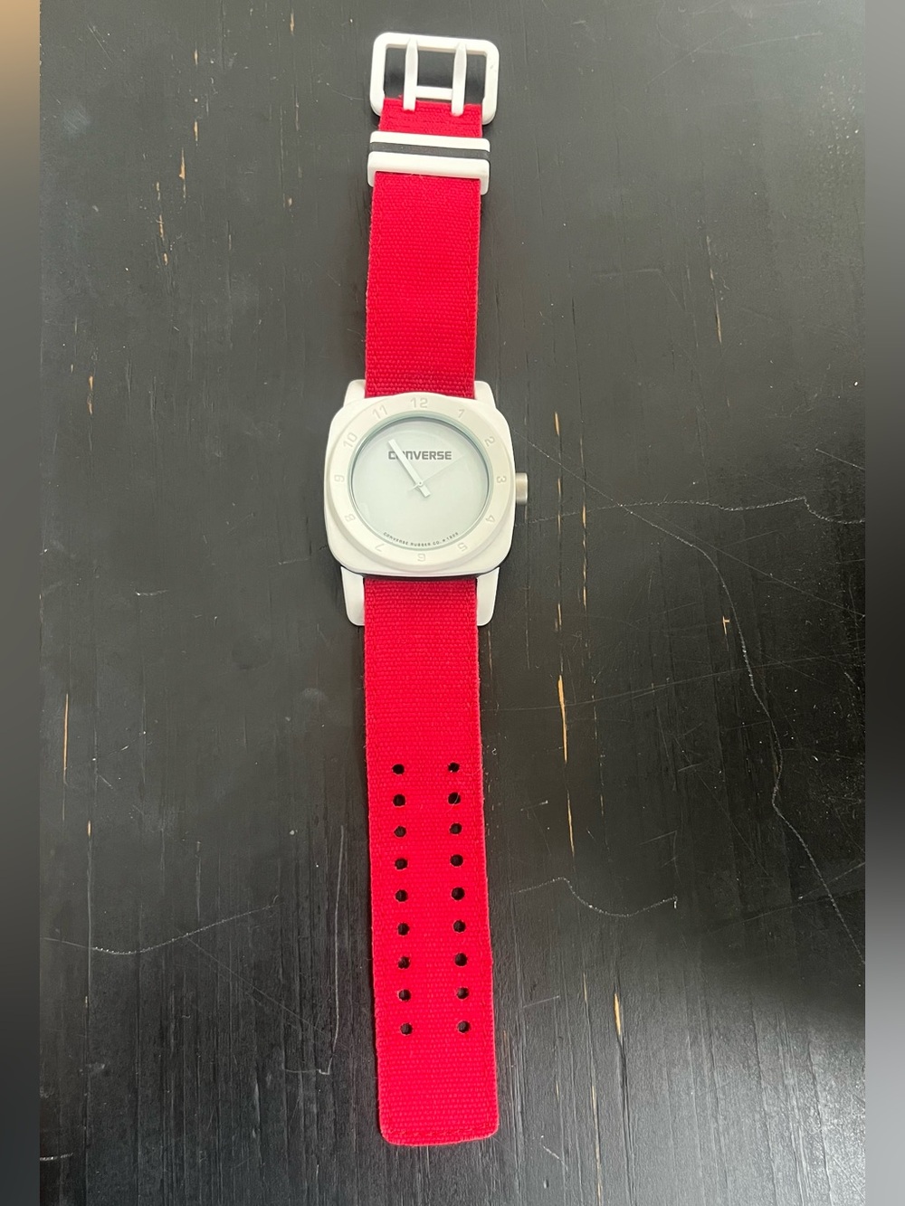 Converse 1908 Matte White Dial Red Canvas Strap Unisex Watch;
Needs Battery